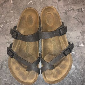 Black Birkenstock’s
